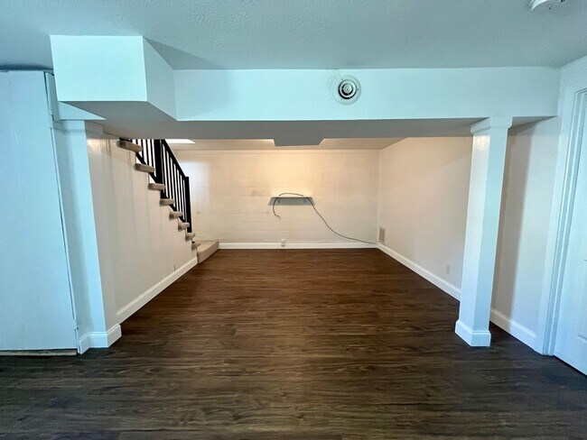 Building Photo - Country Ranch Available Now!