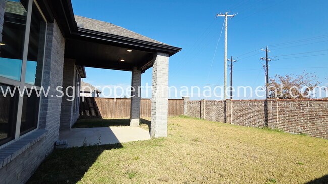 Building Photo - 1922 Renwick Dr