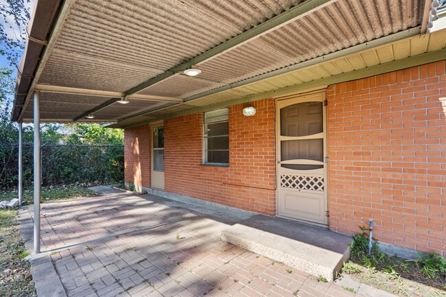 Building Photo - 241 W Rittenhouse St