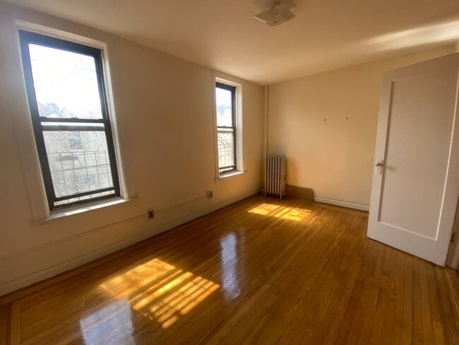 Building Photo - 350 89th St