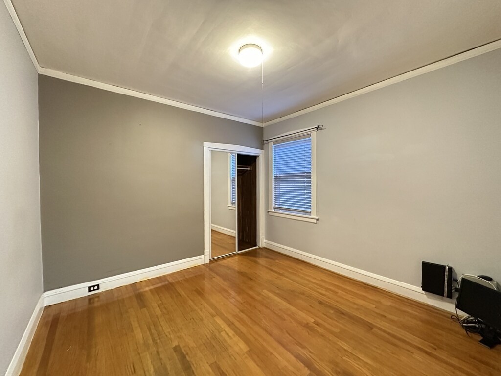 Building Photo - 3117 N Mango Ave