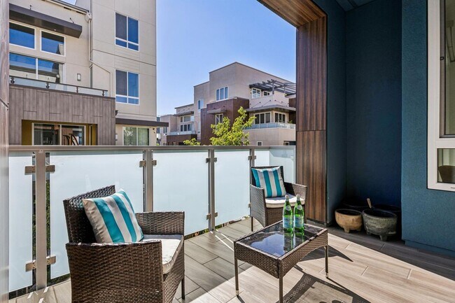 Building Photo - Luxury Single-Level Corner Residence with Wolf Kitchen & Private Garage
