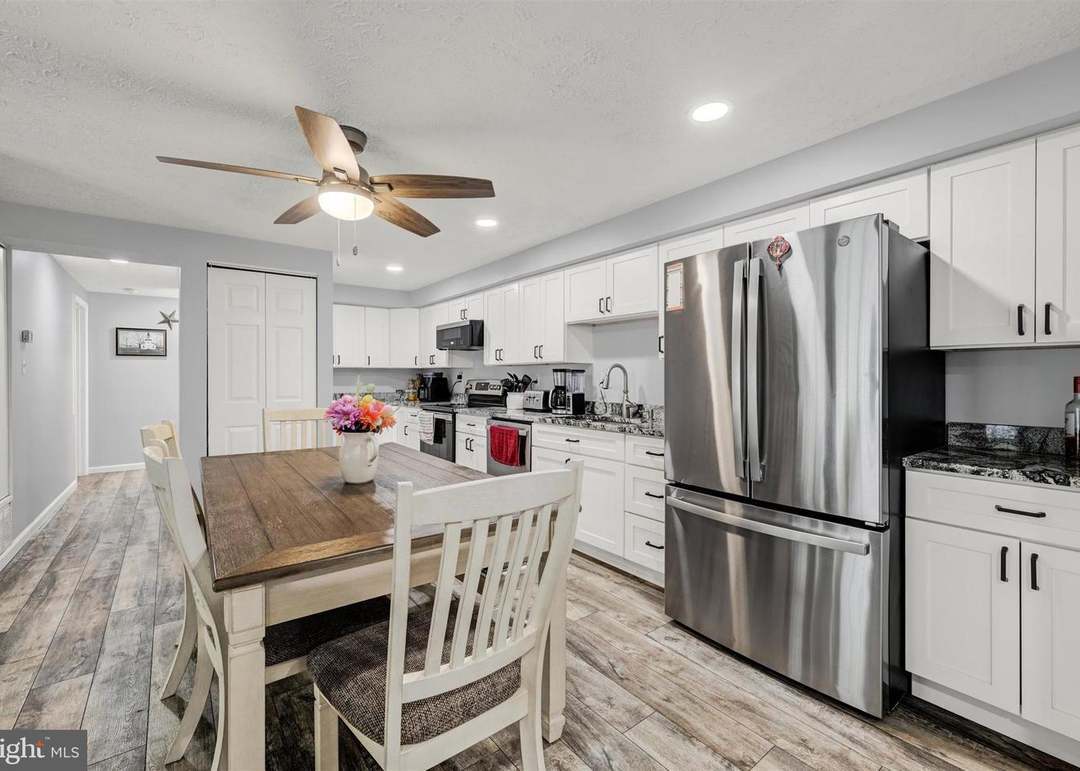 Building Photo - 300 Long Cove Ln