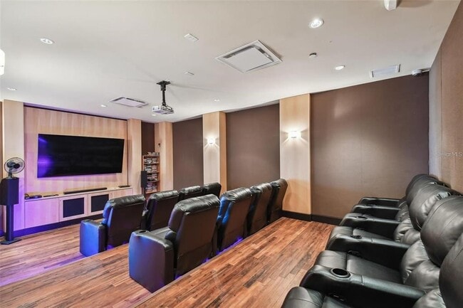 Building Photo - 880 Mandalay Ave