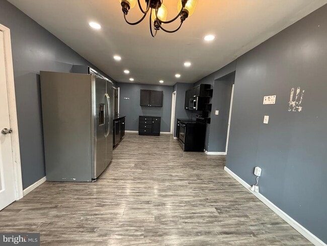 Building Photo - 7635 Stoney Creek Dr