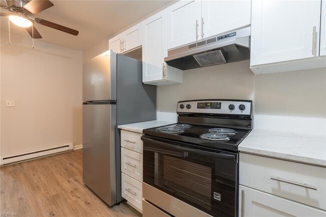 Building Photo - 344 Woodview Ave