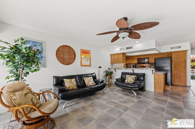 Building Photo - 1655 E Palm Canyon Dr