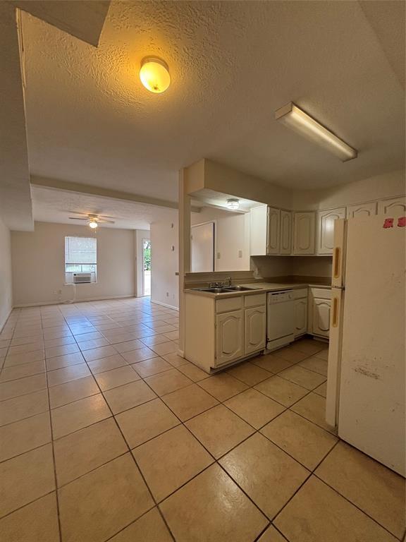 Building Photo - 218 S Pruett St