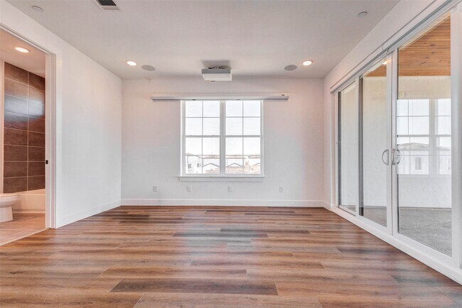 Building Photo - 2751 Freund St