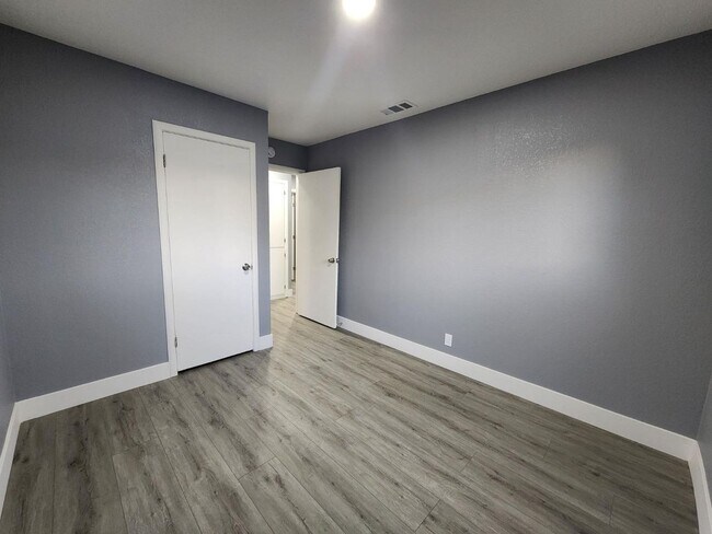 Building Photo - Charming 3-Bedroom Home for Rent in a Quie...