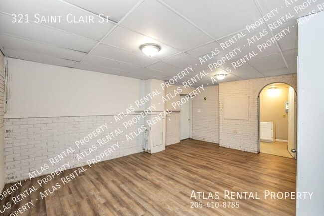 Building Photo - 321 St Clair St