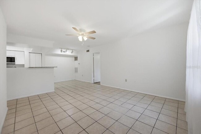 Building Photo - 3032 Parkway Blvd