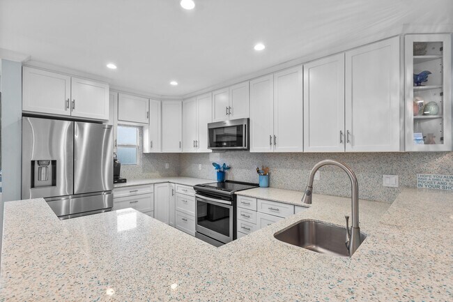 Building Photo - 3851 N Ocean Blvd