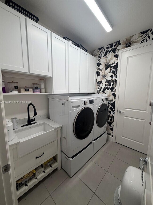 Building Photo - 13542 SW Oceanus Blvd