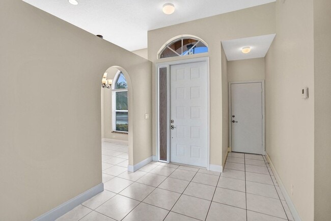 Building Photo - 16658 La Mesa Dr