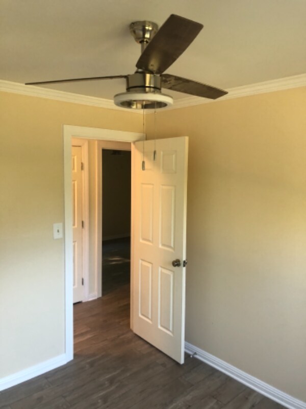 Building Photo - 406 Forest Cir