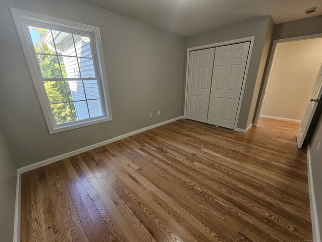 Building Photo - 141 Country Squire Dr