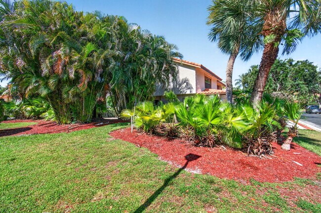 Building Photo - 7865 La Mirada Dr