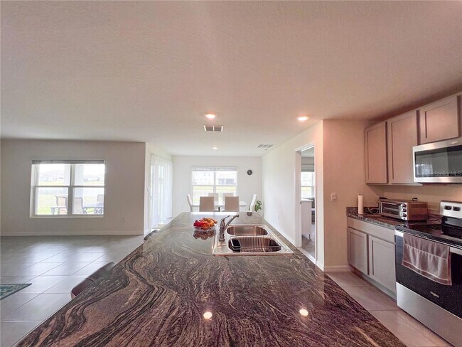 Building Photo - 10634 Chippewa Dr