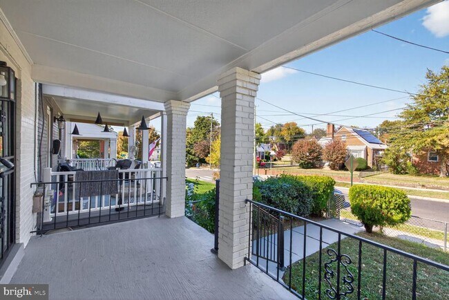 Building Photo - 1109 Congress St SE