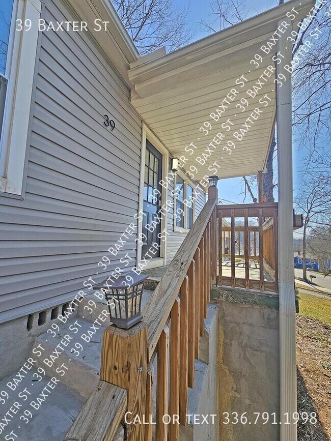 Primary Photo - 39 Baxter St