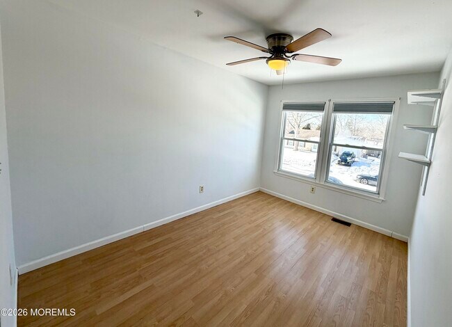 Building Photo - 70 Village Dr