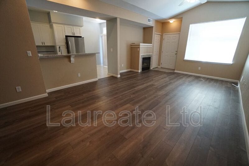 Building Photo - 6510 Silver Mesa Dr