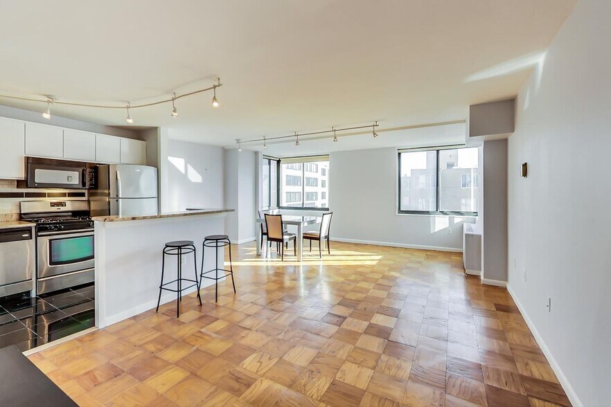 Primary Photo - 522 21st St NW