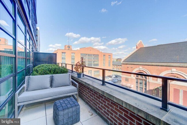 Building Photo - 1300 4th St SE