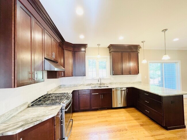 Building Photo - 127 Lowell St