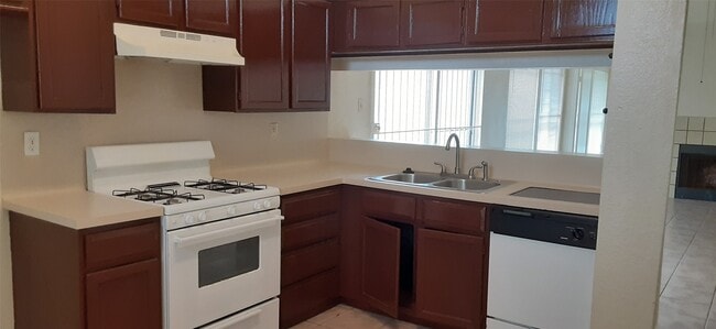 Building Photo - 6406 Costa Mesa Dr