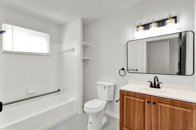 Building Photo - 315 E Nepessing St