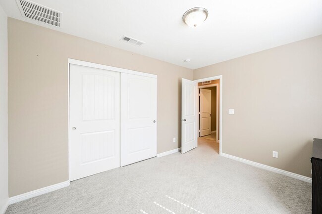 Building Photo - Look No Further! Lovely 3 Bedroom And 2.5 ...