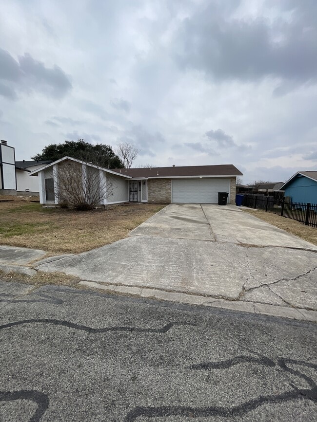 Building Photo - 1046 Lemon Tree St