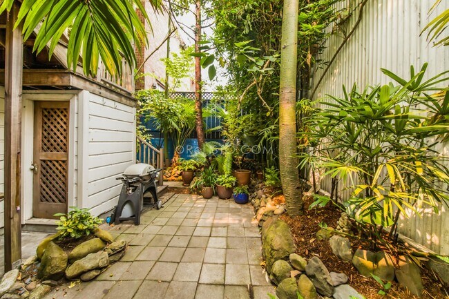 Building Photo - 784 Clementina St