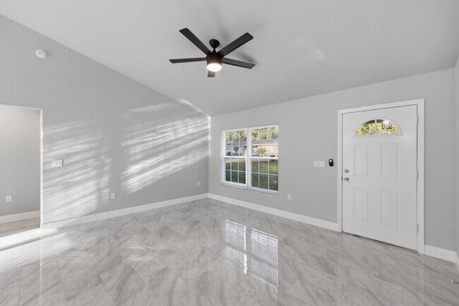 Building Photo - Available Now! Tastefully Designed 3 Bed, 2 Bath Home
