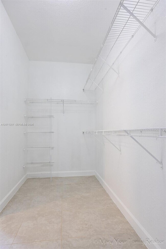 Building Photo - 3841 Aspen Leaf Dr