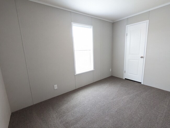 Building Photo - 46000 Geddes Rd