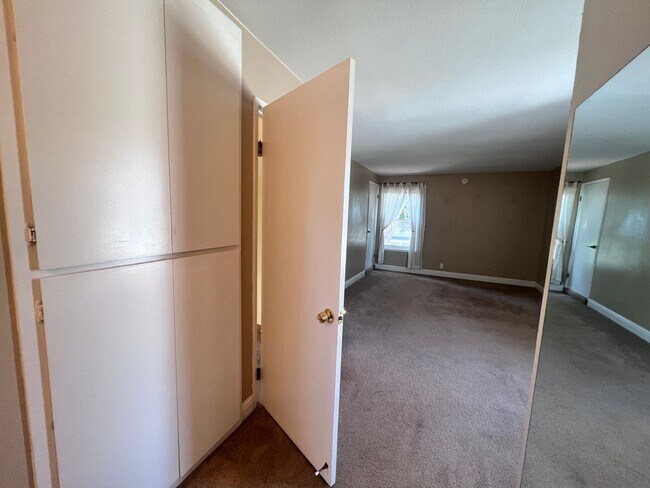 Building Photo - BRIGHT & SPACIOUS 3BD/2BA TOWNHOME IN PLEASANTON CA!!!