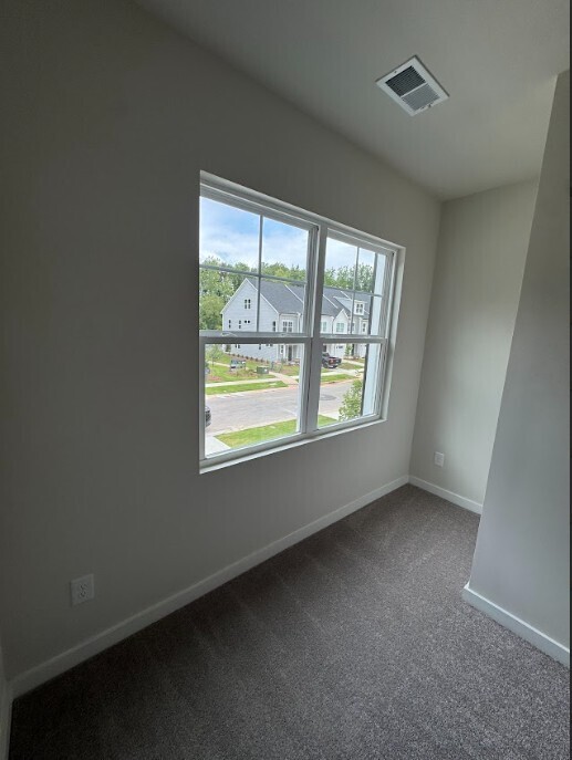 Building Photo - Beautiful 3-Bedroom, 3-Bath Home with Mode...