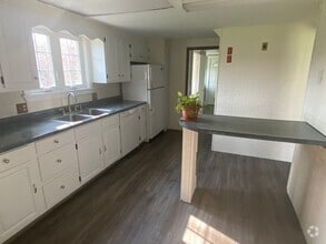 Building Photo - Authentic 3 bedroom New England Colonial! ...