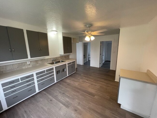 Building Photo - 3916 Homedale Rd