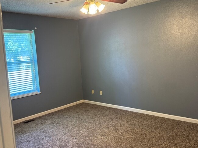 Building Photo - 1114 A Mockingbird Ln