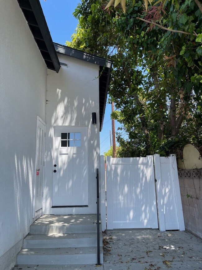 Building Photo - 10160 Cunningham Ave