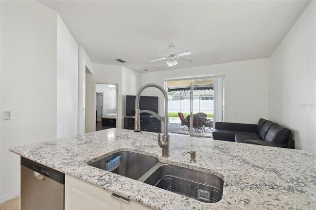 Building Photo - 258 Henley Cir