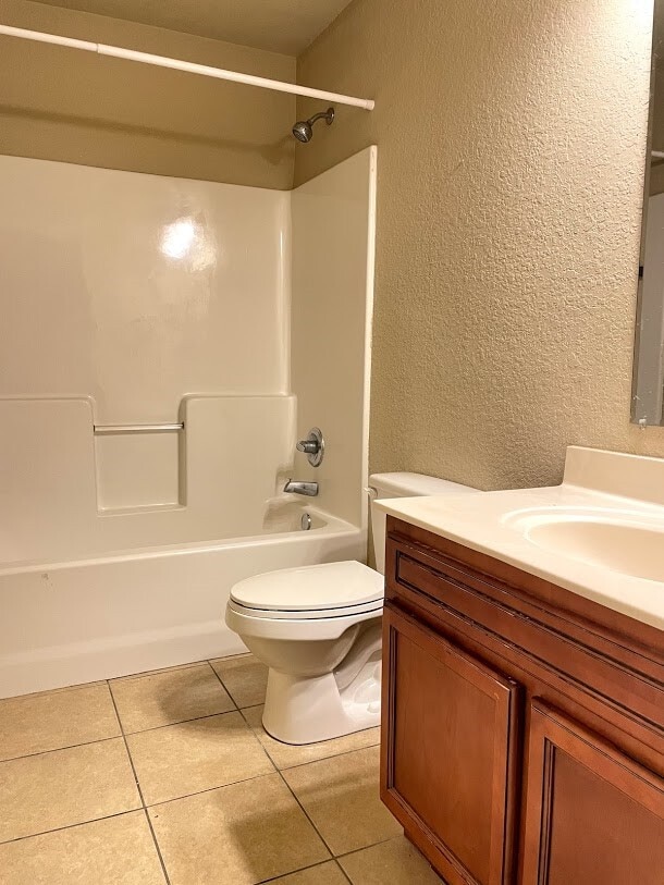 Building Photo - 1063 W Malibu St