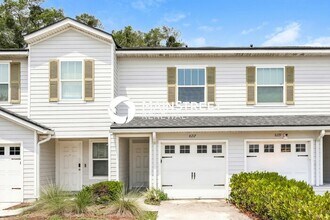 Building Photo - 3 Bedroom Pet-Friendly Home in Jacksonville, FL with Main Street Renewal