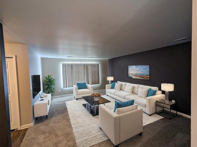 Building Photo - Tanglewood Apartments