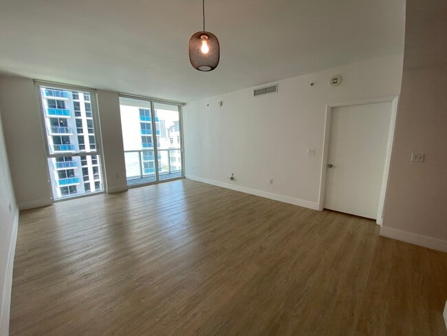 Building Photo - 253 NE 2nd St