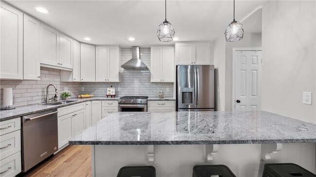 Building Photo - 3532 Paces Pl NW